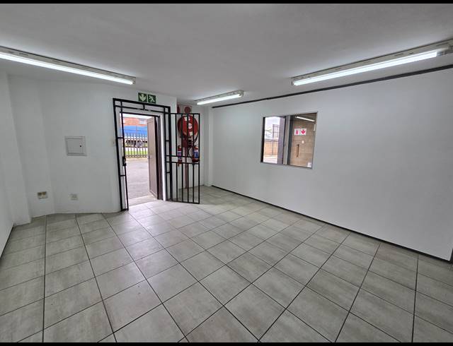 420M² WAREHOUSE TO LET IN MEADOWDALE